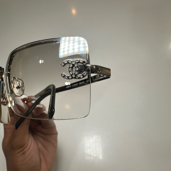 Vintage CHANEL silver 4092-B Sunglasses - Picture 6 of 7